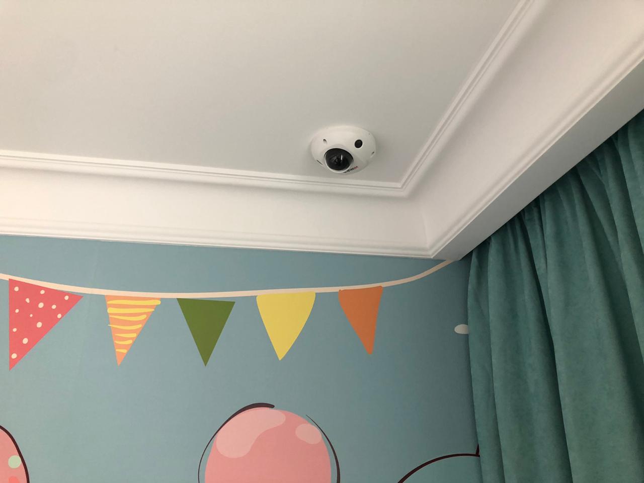 купольная камера видеонаблюдения HiWatсh DS-I259M в квартире