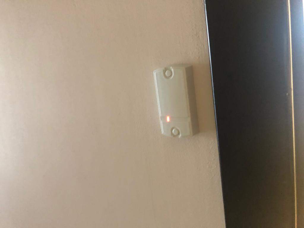 Магнитный замок с карточками на деревянную офисную дверь